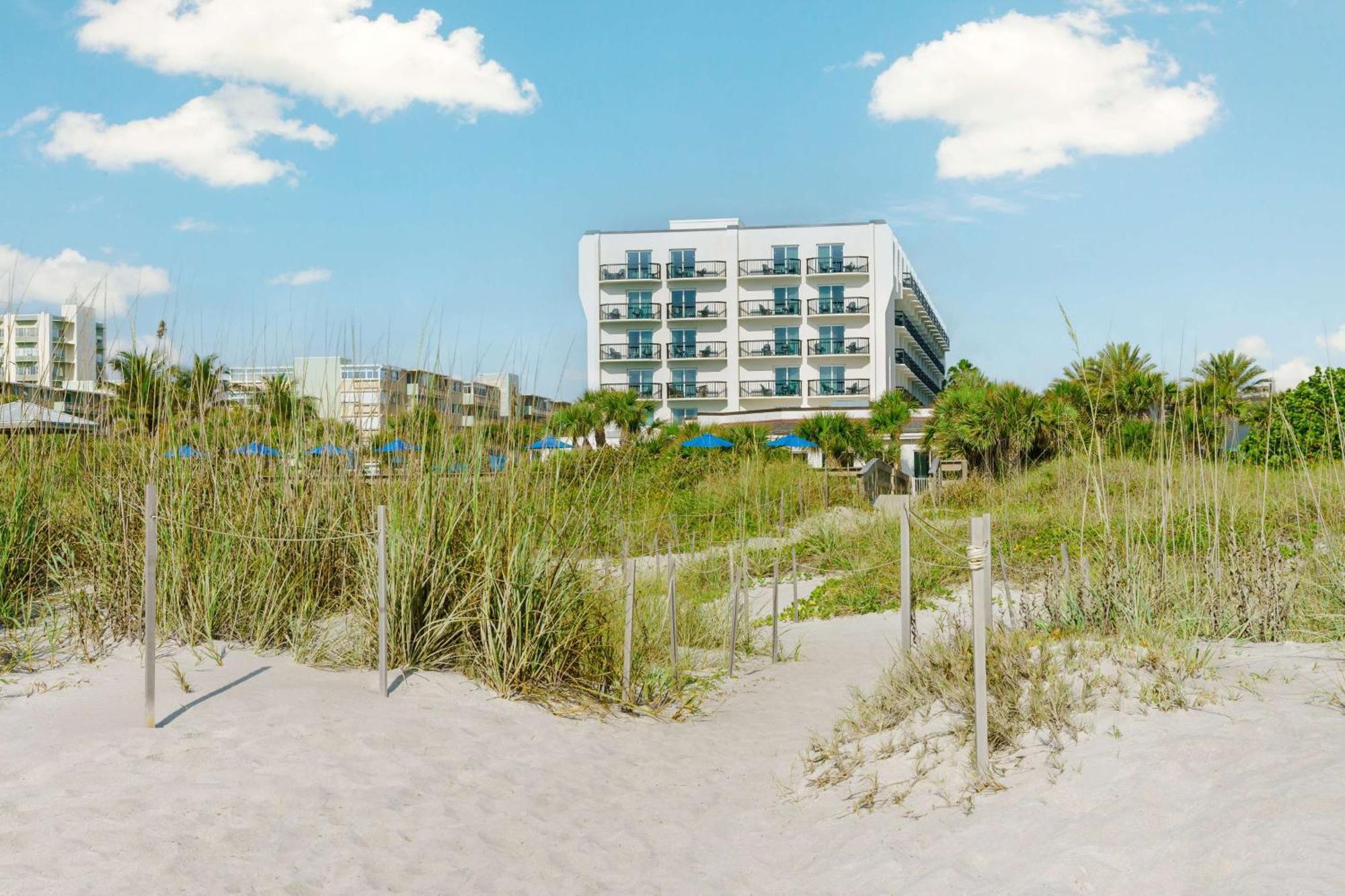 Hilton Garden Inn Cocoa Beach-Oceanfront, Fl Exterior photo